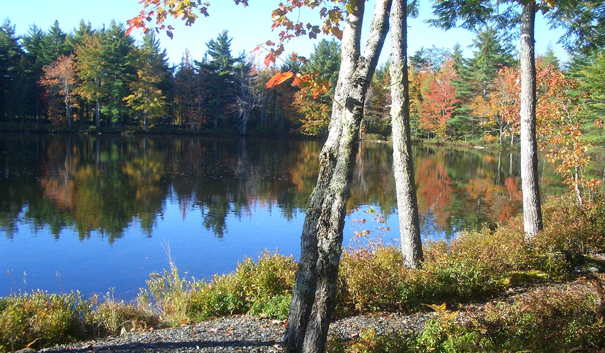 September am Beech Lake